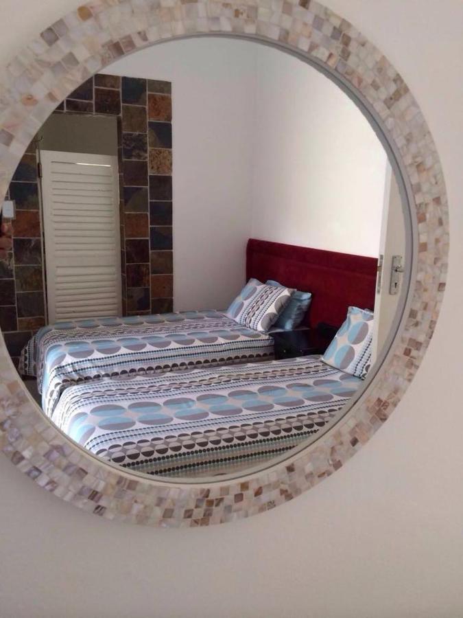 The Crescent Guesthouses - Bnb/Self Catering Durban Eksteriør billede