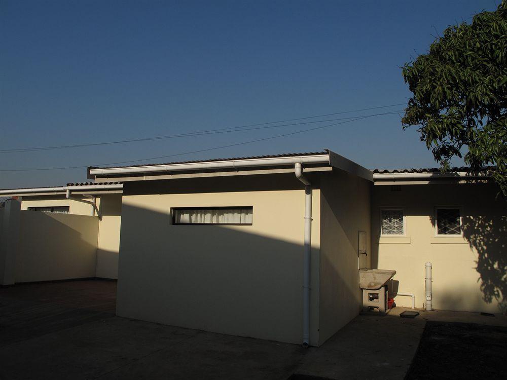 The Crescent Guesthouses - Bnb/Self Catering Durban Eksteriør billede