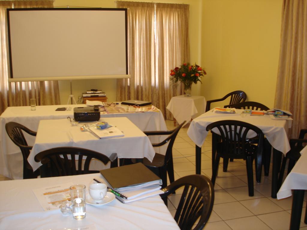 The Crescent Guesthouses - Bnb/Self Catering Durban Eksteriør billede