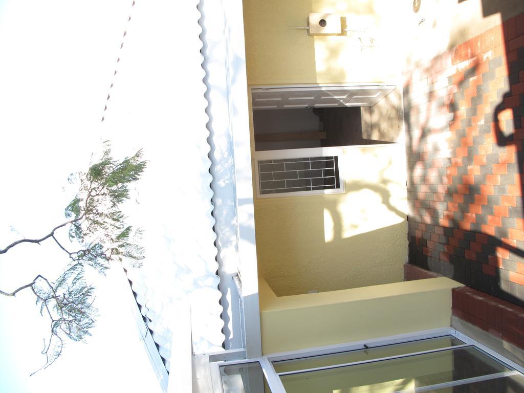 The Crescent Guesthouses - Bnb/Self Catering Durban Eksteriør billede
