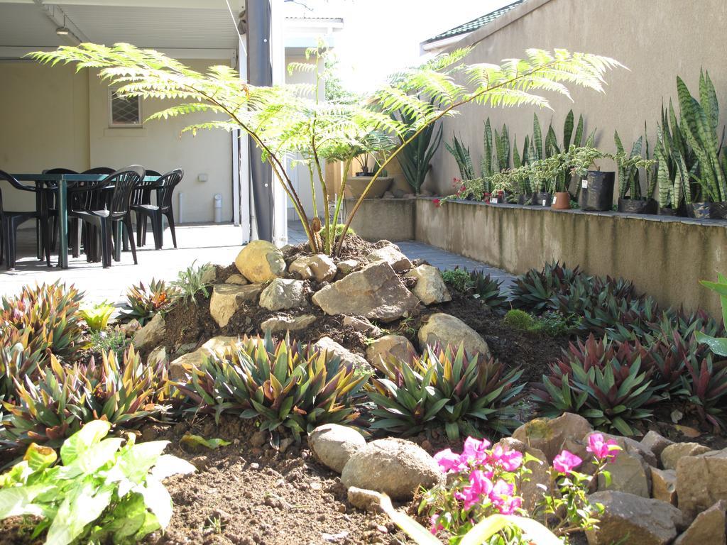 The Crescent Guesthouses - Bnb/Self Catering Durban Eksteriør billede