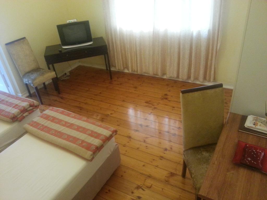 The Crescent Guesthouses - Bnb/Self Catering Durban Eksteriør billede