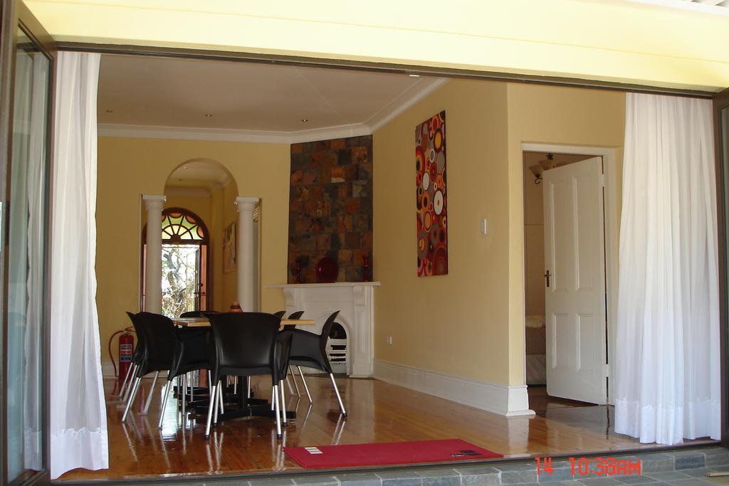 The Crescent Guesthouses - Bnb/Self Catering Durban Eksteriør billede