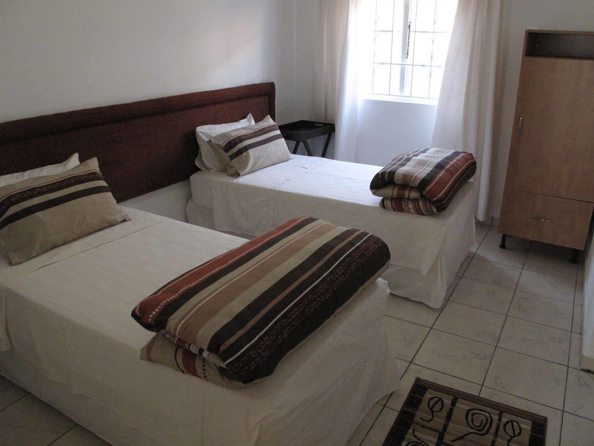 The Crescent Guesthouses - Bnb/Self Catering Durban Eksteriør billede