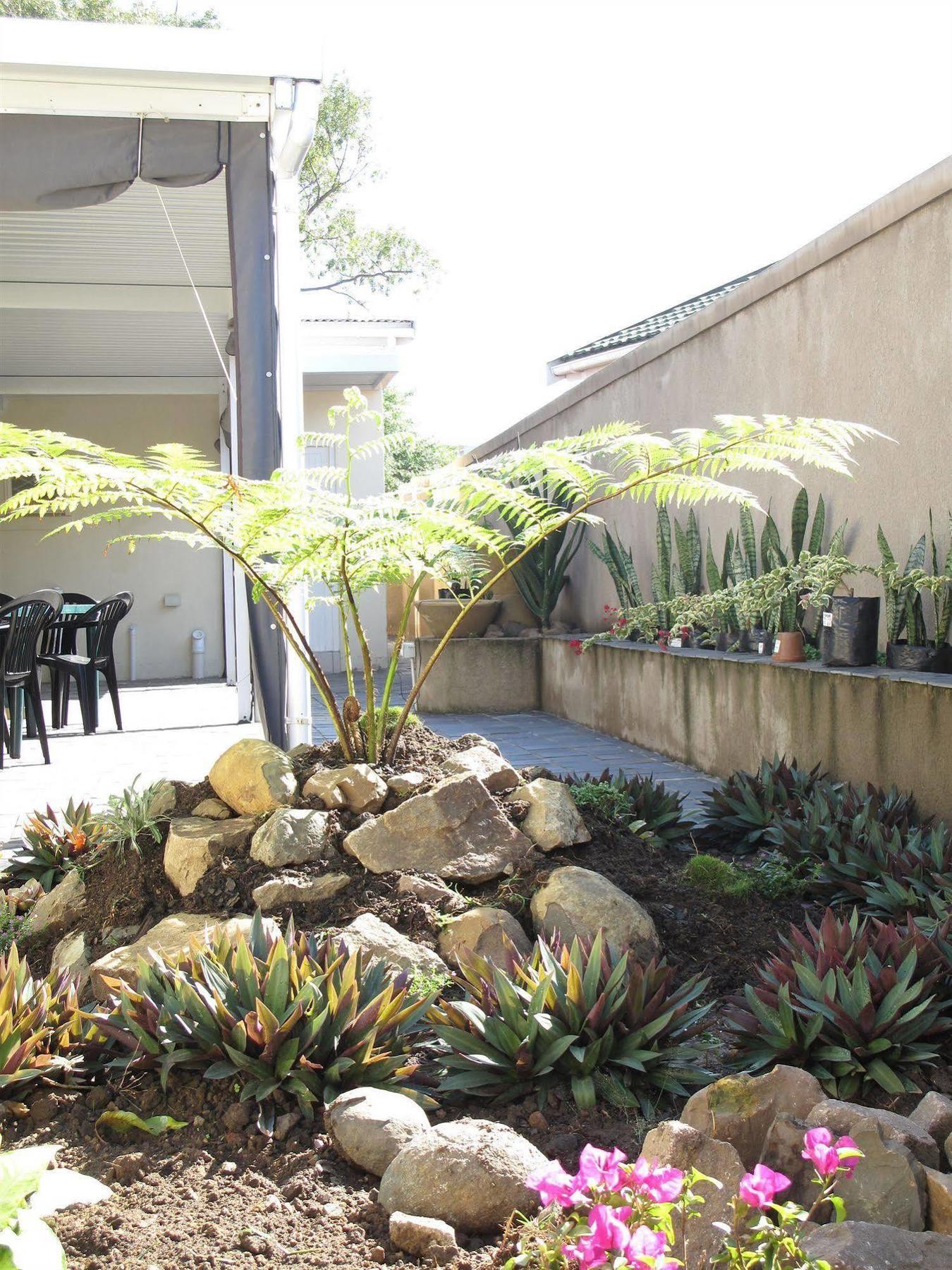 The Crescent Guesthouses - Bnb/Self Catering Durban Eksteriør billede